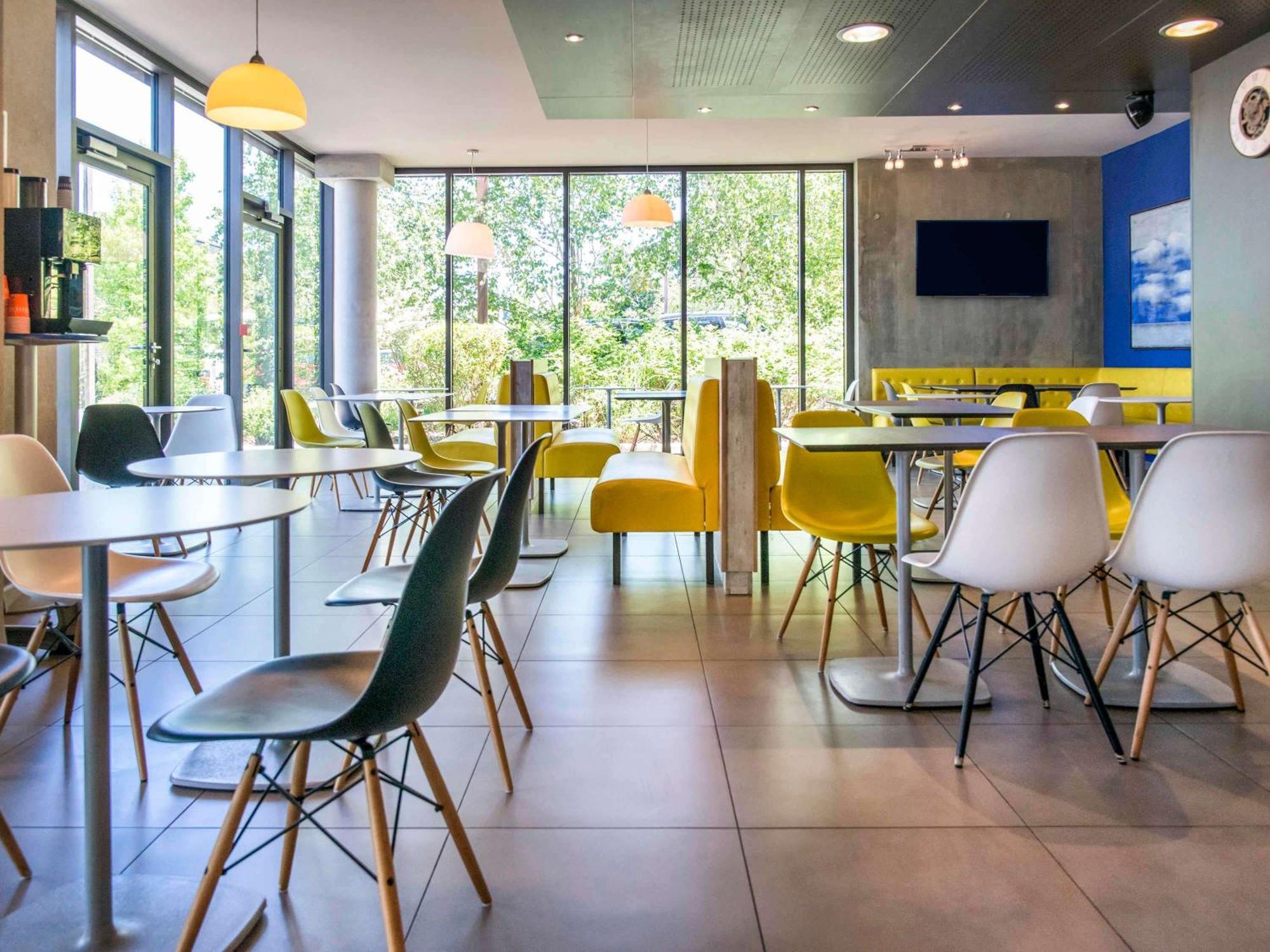 Ibis Budget Archamps Porte De Geneve Eksteriør bilde